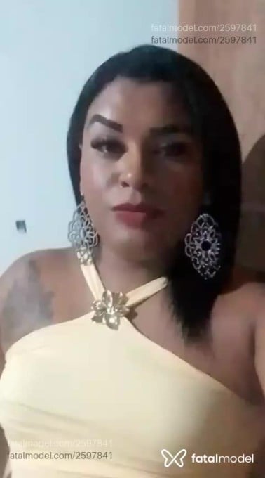 Acompanhante mulher trans morena (o) de olhos pretos em Virtual - Roluda