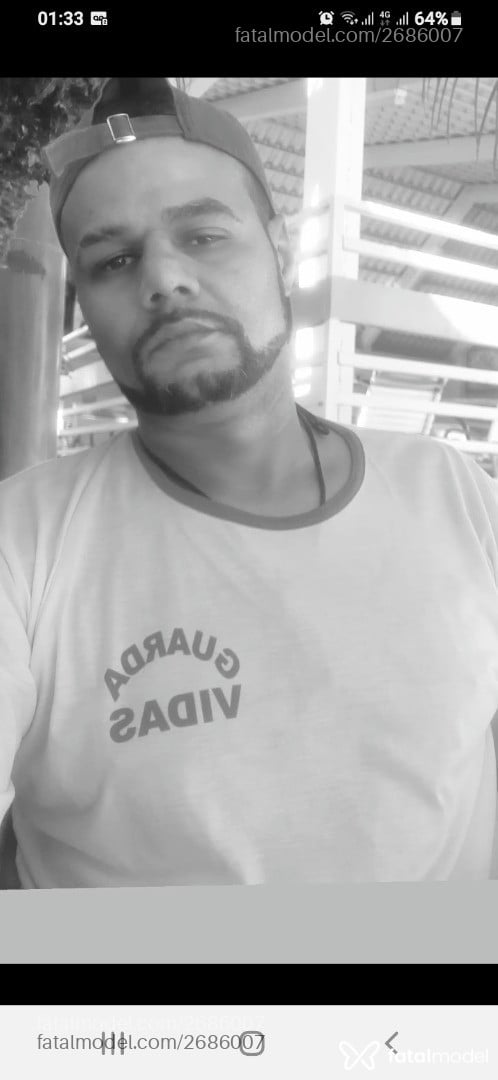 Acompanhante homem com cabelo grisalho de olhos pretos em Caldas Novas Acompanhante homem com cabelo grisalho de olhos pretos em Caldas Novas - Clayton