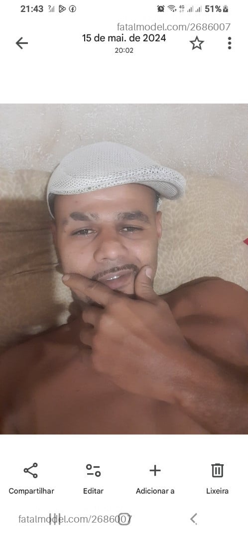 Acompanhante homem com cabelo grisalho de olhos pretos em Caldas Novas Acompanhante homem com cabelo grisalho de olhos pretos em Caldas Novas - Clayton