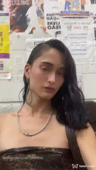 Acompanhante mulher trans com cabelo castanho de olhos castanhos em Rio de Janeiro - Travaninfa