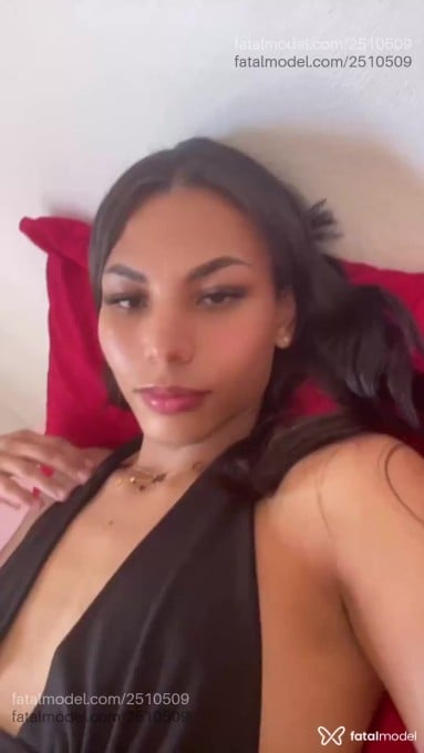 Acompanhante mulher trans com cabelo castanho de olhos castanhos em Descalvado - Emily