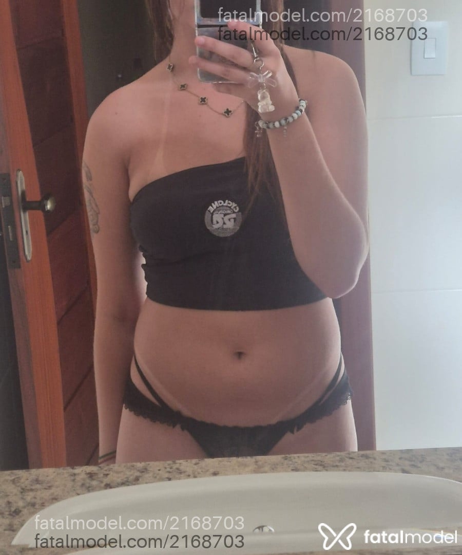 Acompanhante mulher com cabelo castanho de olhos castanhos em Ilhéus - Ravenna