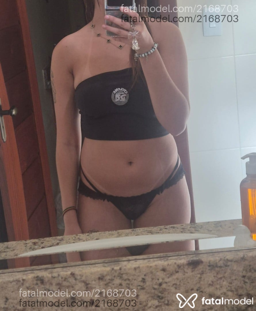Acompanhante mulher com cabelo castanho de olhos castanhos em Ilhéus - Ravenna