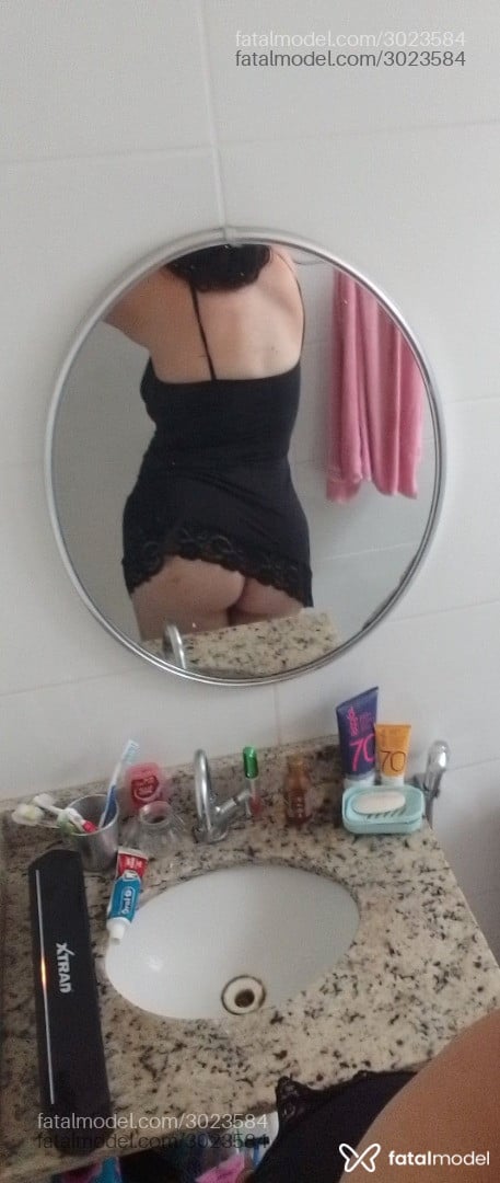 Acompanhante mulher com cabelo castanho de olhos castanhos - Malu Acompanhante mulher com cabelo castanho de olhos castanhos - Malu