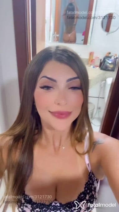 Acompanhante mulher com cabelo castanho de olhos castanhos em Belo Horizonte - Alissa Lopez