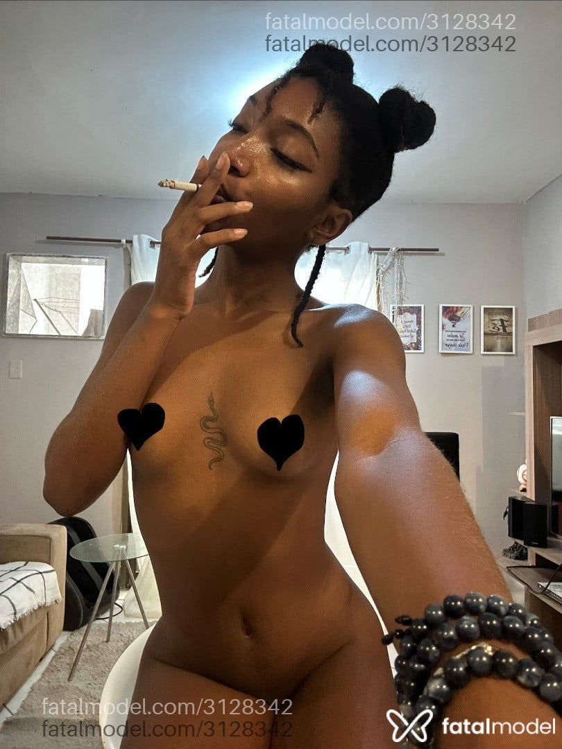 Acompanhante mulher morena (o) de olhos castanhos em São João de Meriti - Hozama