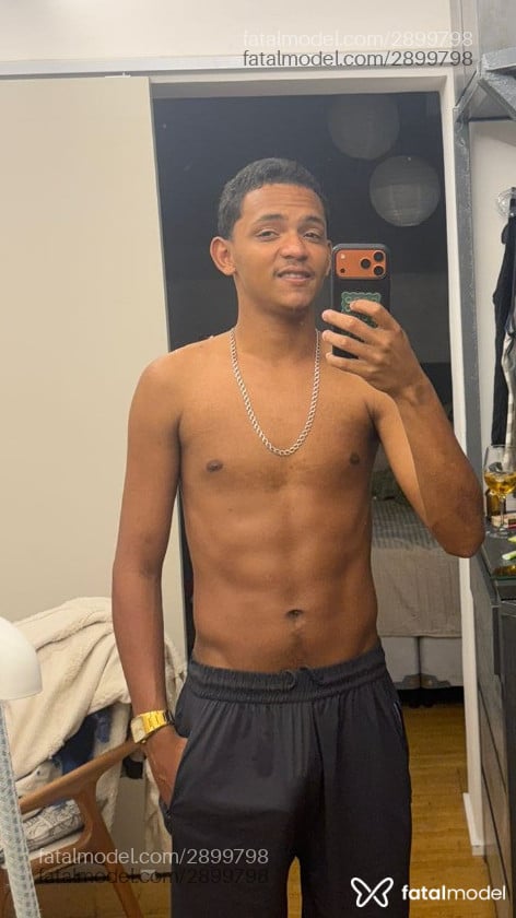 Acompanhante homem morena (o) de olhos pretos em Vitória - Geovani