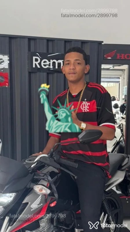 Acompanhante homem morena (o) de olhos pretos em Vitória - Geovani