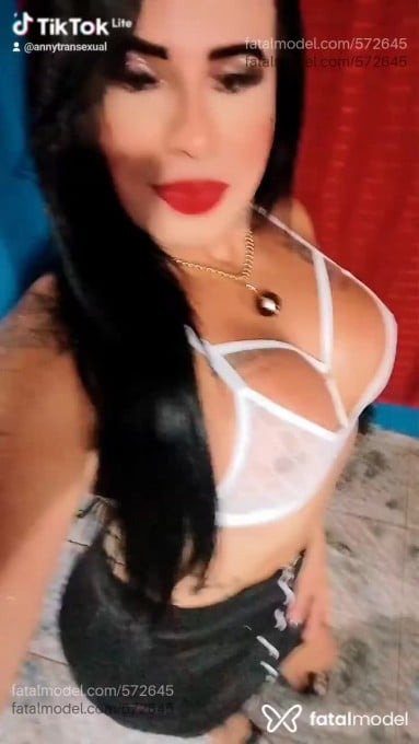 Acompanhante mulher trans morena (o) de olhos castanhos em Goianésia Acompanhante mulher trans morena (o) de olhos castanhos em Goianésia - Anny submissa