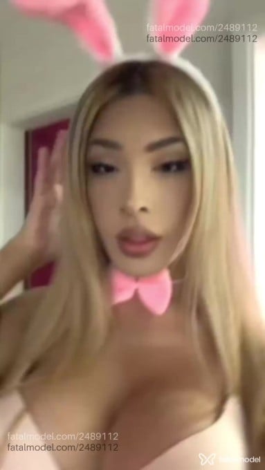 Acompanhante mulher trans loira (o) de olhos castanhos - Marcella Acompanhante mulher trans loira (o) de olhos castanhos - Marcella