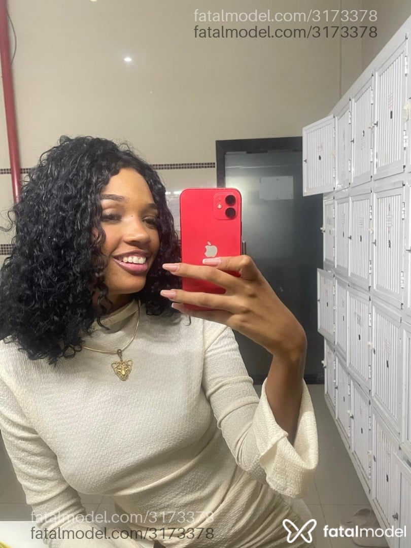 Acompanhante mulher morena (o) de olhos mel em Vila Velha - Jheny