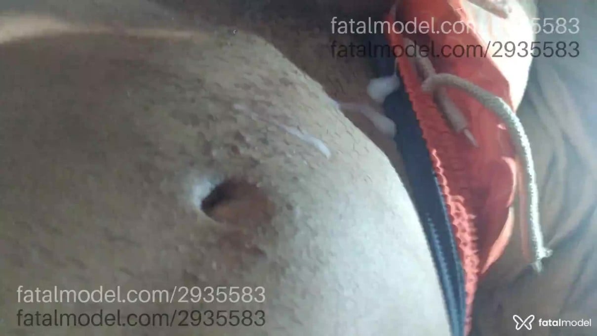 Acompanhante homem com cabelo castanho de olhos castanhos em Curitiba Acompanhante homem com cabelo castanho de olhos castanhos em Curitiba - André