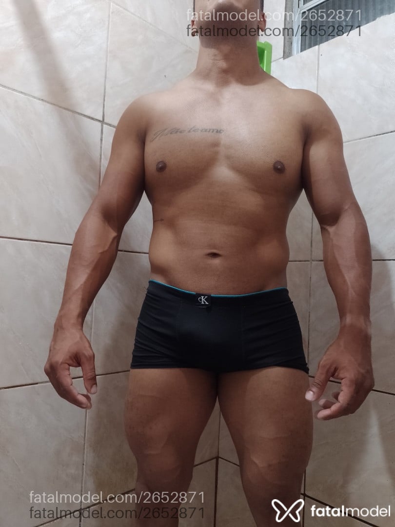 Acompanhante homem com cabelo castanho de olhos pretos em Recife - Publico Feminino