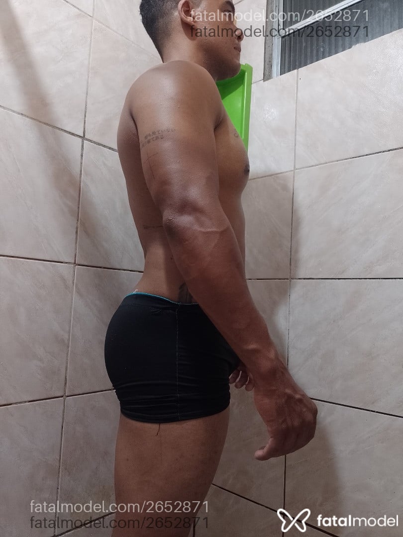Acompanhante homem com cabelo castanho de olhos pretos em Recife - Publico Feminino