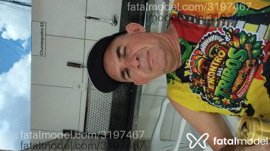 Acompanhante homem com cabelo castanho de olhos castanhos em Belém - Italo