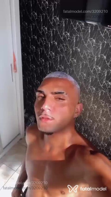 Acompanhante homem morena (o) de olhos castanhos em Rio de Janeiro - Daniel