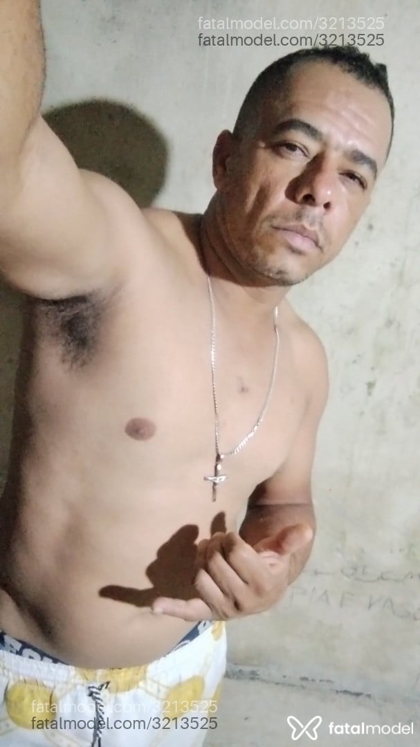 Acompanhante homem morena (o) de olhos pretos em Paraopeba Acompanhante homem morena (o) de olhos pretos em Paraopeba - Odraude Solrac