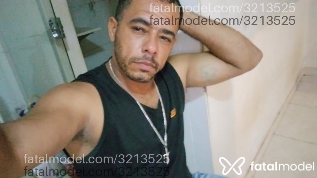 Acompanhante homem morena (o) de olhos pretos em Paraopeba Acompanhante homem morena (o) de olhos pretos em Paraopeba - Odraude Solrac