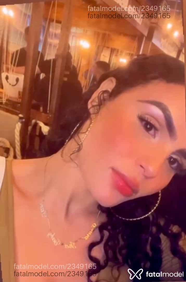Acompanhante mulher com cabelo castanho de olhos mel - Nicoly