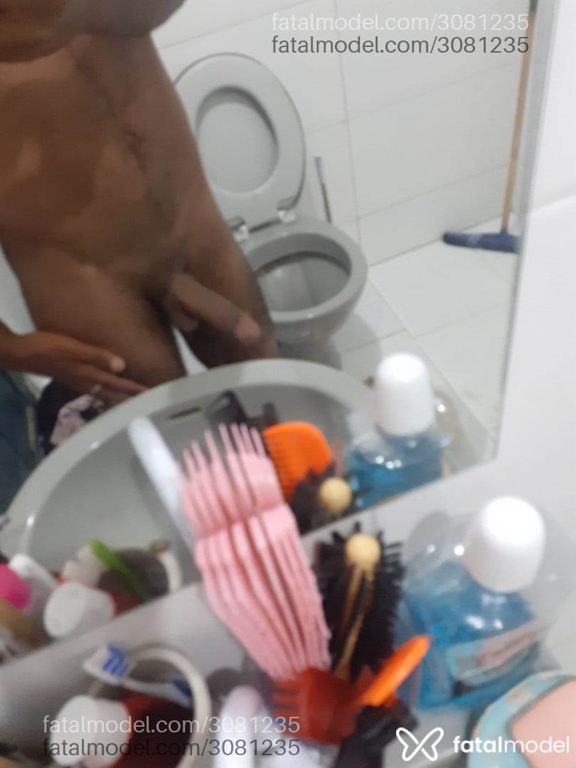 Acompanhante homem com cabelo castanho de olhos castanhos em Montanha - Lucas