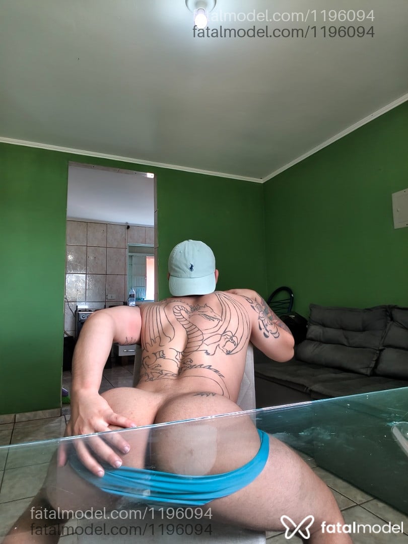 Acompanhante homem com cabelo castanho de olhos mel em Campo Grande Acompanhante homem com cabelo castanho de olhos mel em Campo Grande - Henrique