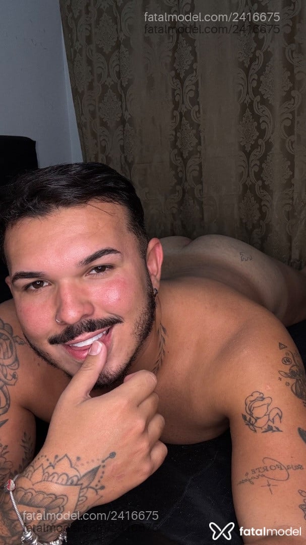 Acompanhante homem com cabelo castanho de olhos castanhos em Goiânia - Vinícius