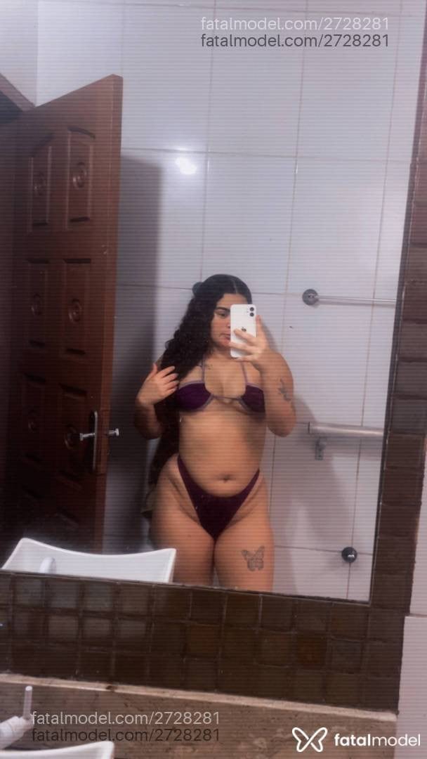 Acompanhante mulher com cabelo castanho de olhos mel - Nanda