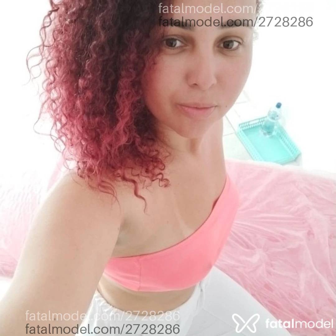 Acompanhante mulher ruiva (o) de olhos castanhos - Yasmim