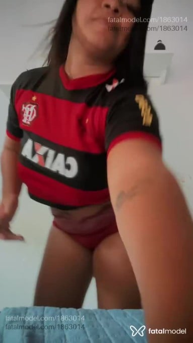 Acompanhante mulher com cabelo castanho de olhos castanhos - RayaneCristina