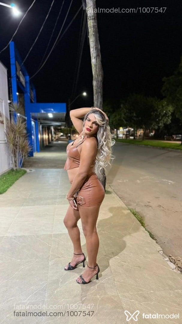 Acompanhante travesti loira (o) de olhos castanhos em Goianésia - Byanca Ferrari