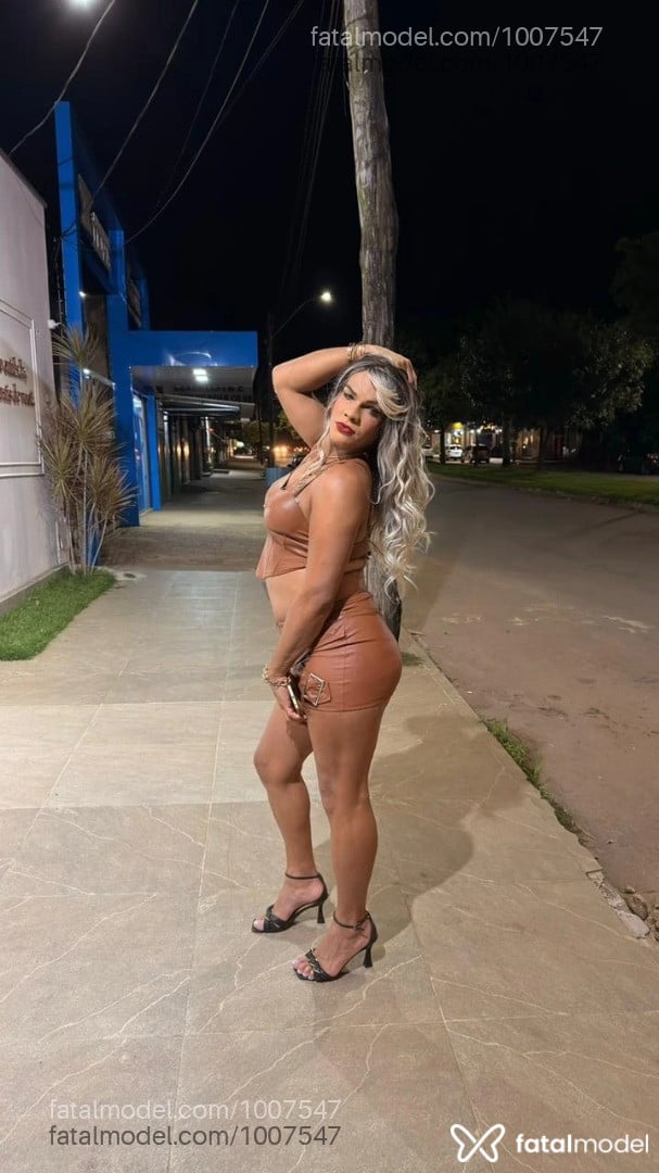 Acompanhante travesti loira (o) de olhos castanhos em Goianésia - Byanca Ferrari