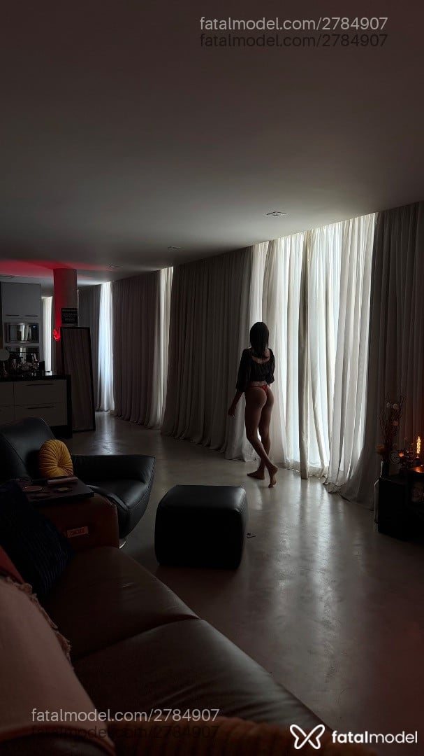 Acompanhante mulher com cabelo castanho de olhos castanhos em Araçatuba - Vitória