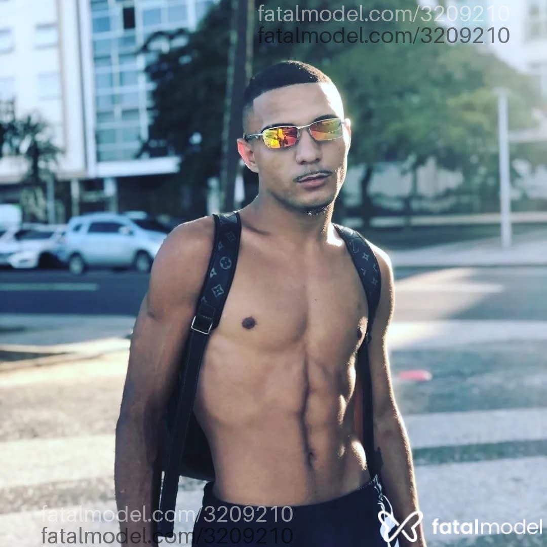 Acompanhante homem morena (o) de olhos castanhos em Rio de Janeiro - Daniel
