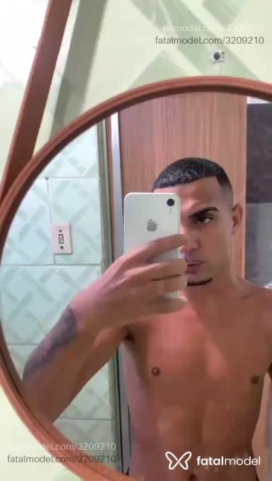 Acompanhante homem morena (o) de olhos castanhos em Rio de Janeiro - Daniel