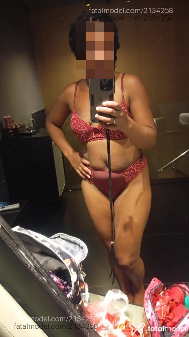 Acompanhante mulher com cabelo castanho de olhos pretos - Elen Rocha Acompanhante mulher com cabelo castanho de olhos pretos - Elen Rocha