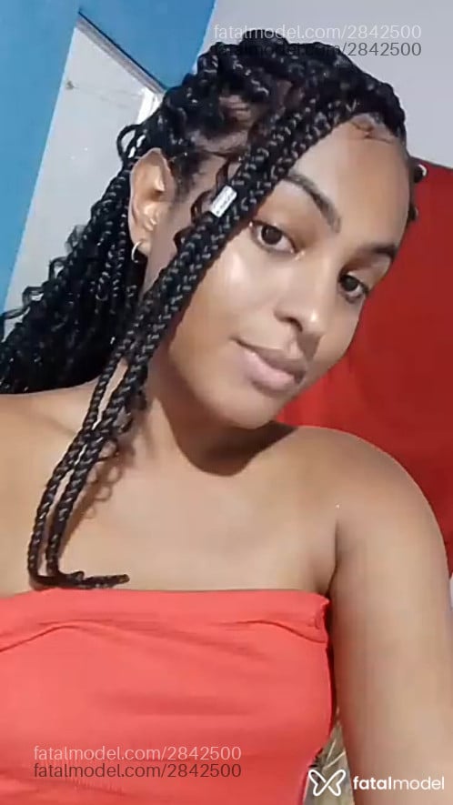 Acompanhante mulher trans morena (o) de olhos castanhos em Dias D'ávila - Miny Sant