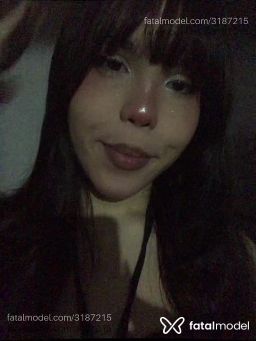 Acompanhante mulher trans com cabelo castanho de olhos castanhos em Brasília - Yasmin Sampaio