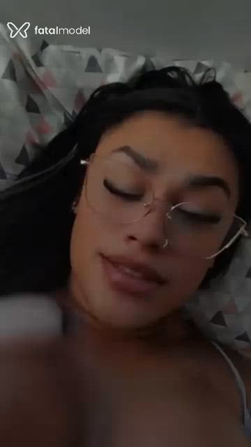 Acompanhante mulher morena (o) de olhos castanhos - Bruna Leal