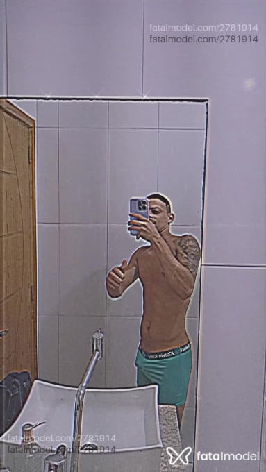 Acompanhante homem com cabelo castanho de olhos mel em Aracruz Acompanhante homem com cabelo castanho de olhos mel em Aracruz - Dantas