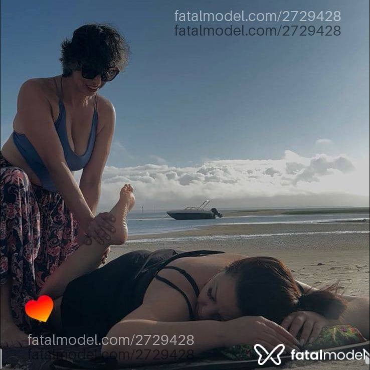 Acompanhante mulher com cabelo grisalho de olhos castanhos em Itajubá Acompanhante mulher com cabelo grisalho de olhos castanhos em Itajubá - Raleiga Ramos