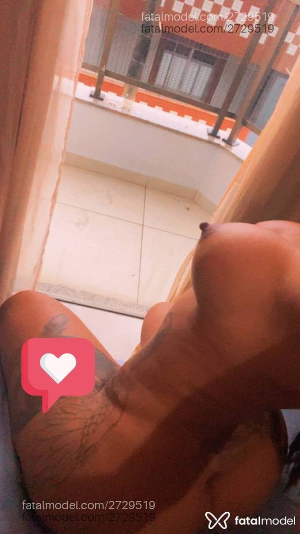 Acompanhante mulher com cabelo castanho de olhos pretos - Suzane