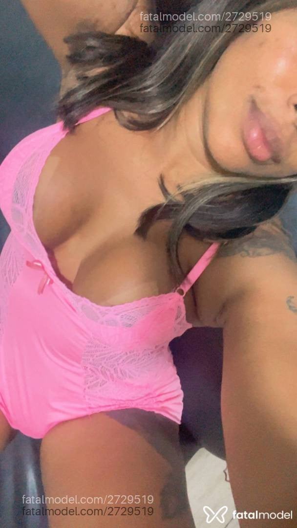 Acompanhante mulher com cabelo castanho de olhos pretos em Nova Friburgo - Suzane