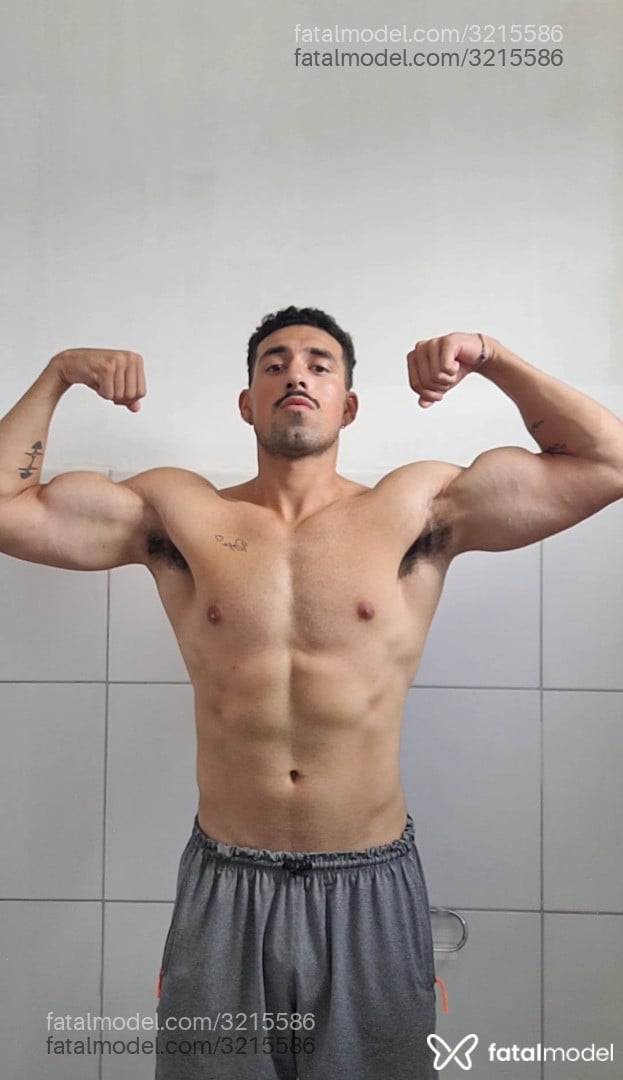 Acompanhante homem morena (o) de olhos castanhos em Florianópolis - Chelo