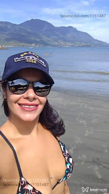Acompanhante mulher morena (o) de olhos castanhos em São Sebastião - Maya Moon