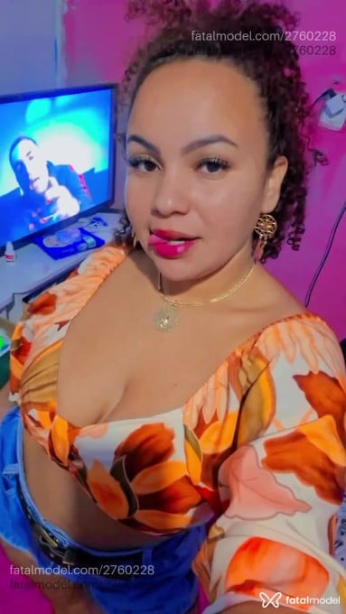 Acompanhante mulher com cabelo castanho de olhos castanhos - Raquel Acompanhante mulher com cabelo castanho de olhos castanhos - Raquel