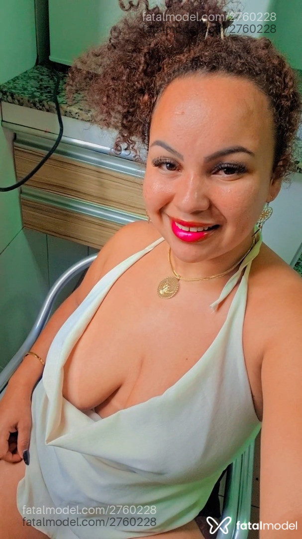 Acompanhante mulher com cabelo castanho de olhos castanhos - Raquel Acompanhante mulher com cabelo castanho de olhos castanhos - Raquel