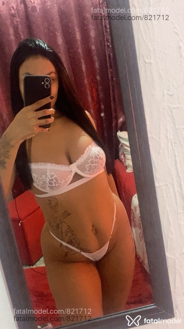 Acompanhante mulher com cabelo castanho de olhos castanhos em São João Batista - Carol Martins