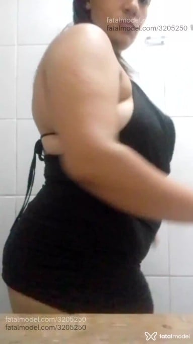 Acompanhante mulher com cabelo castanho de olhos castanhos em Pelotas Acompanhante mulher com cabelo castanho de olhos castanhos em Pelotas - Cacau