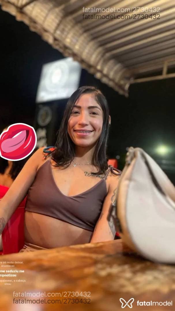Acompanhante mulher morena (o) de olhos castanhos em Redenção - Valentina