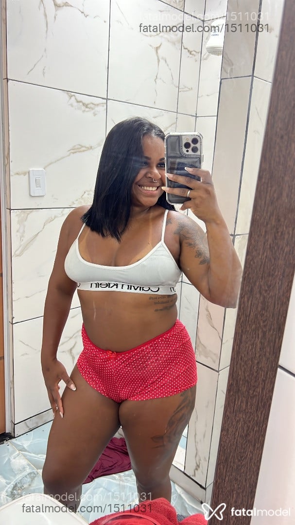 Acompanhante mulher morena (o) de olhos castanhos em Rio de Janeiro - Indiaa